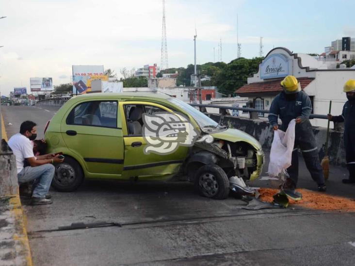 Hombres en estado de ebriedad se accidentan en Veracruz