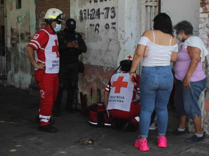 Vuelca automóvil con familia tras ser impactados por camioneta en Veracruz