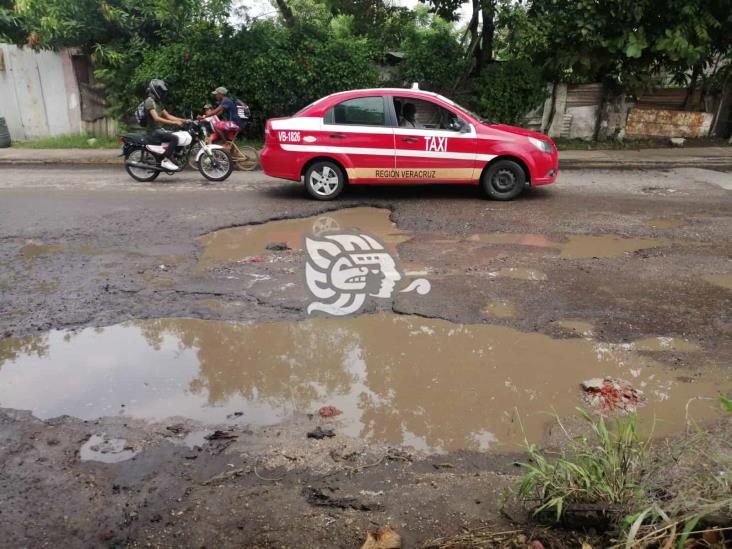 Vecinos piden atención a la mala condición en avenida Independencia del Tejar