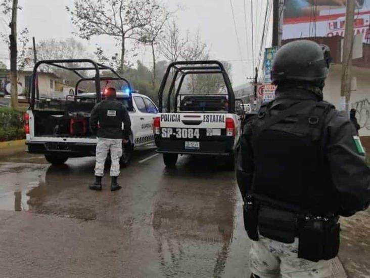 A plena luz del día, sujetos armados levantan a pasajero de autobús en Coatepec