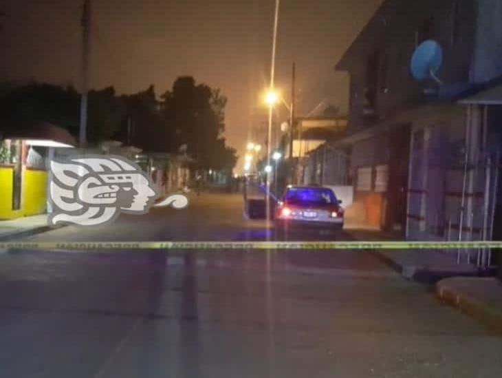 Asesinan a una mujer y un hombre a balazos en Cosoleacaque