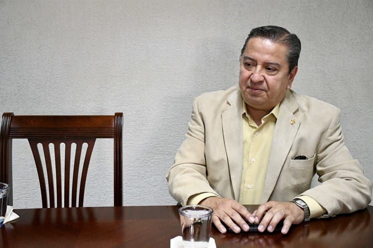 UV debe dejar de ser botín político en Veracruz y no dar la espalda a sociedad: Vela