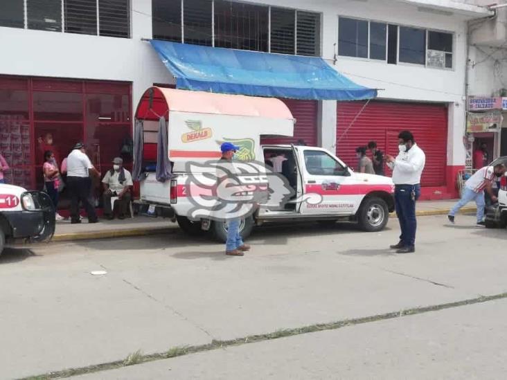 Sanitizan en Minatitlán unidades de transporte rural contra COVID-19