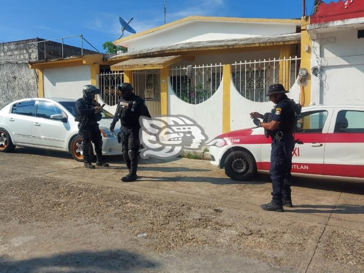 Balean casa de conocido abogado en la Buena Vista Sur de Minatitlán