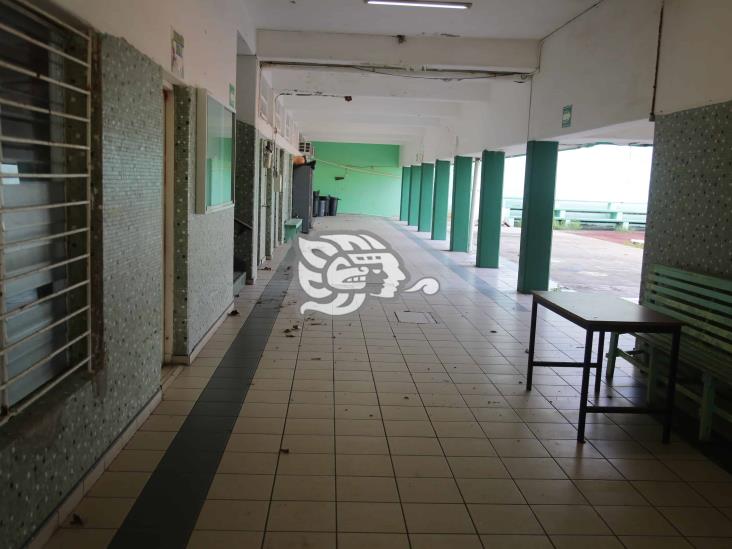 Escuelas presentan adeudos y daños en sus instalaciones