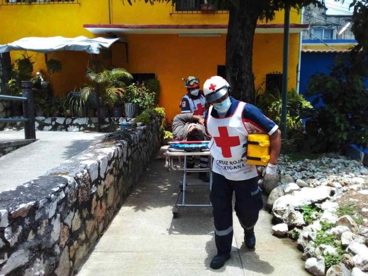 Trabajador de alumbrado público en Córdoba, gravemente lesionado tras fuerte caída