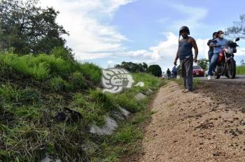 Empleado de financiera grave tras derrapar en Acayucan

