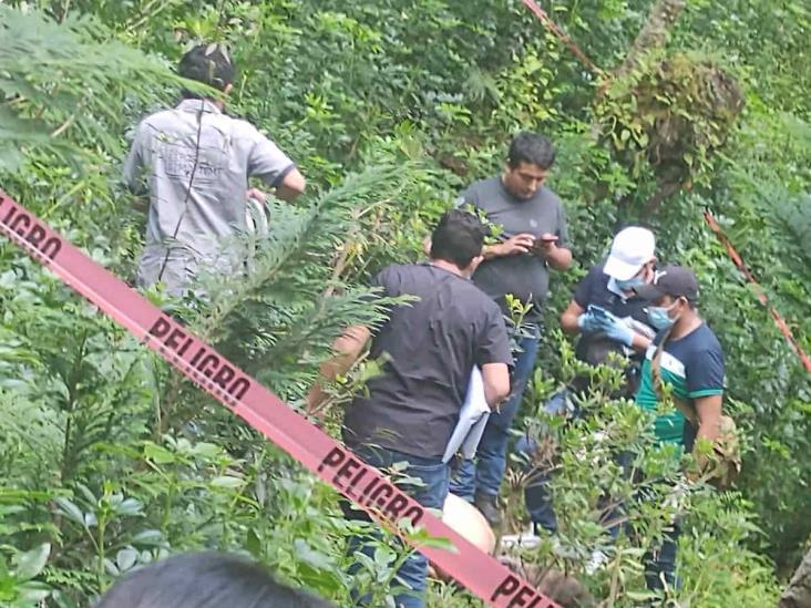 Con varios impactos de arma de fuego, hallan cuerpo de hombre en Coscomatepec