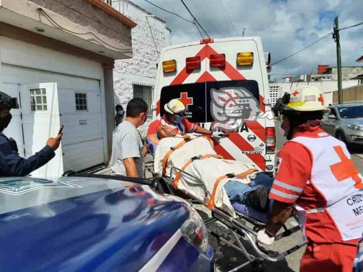 Joven obrero pierde la vida tras recibir descarga eléctrica en calles de Veracruz