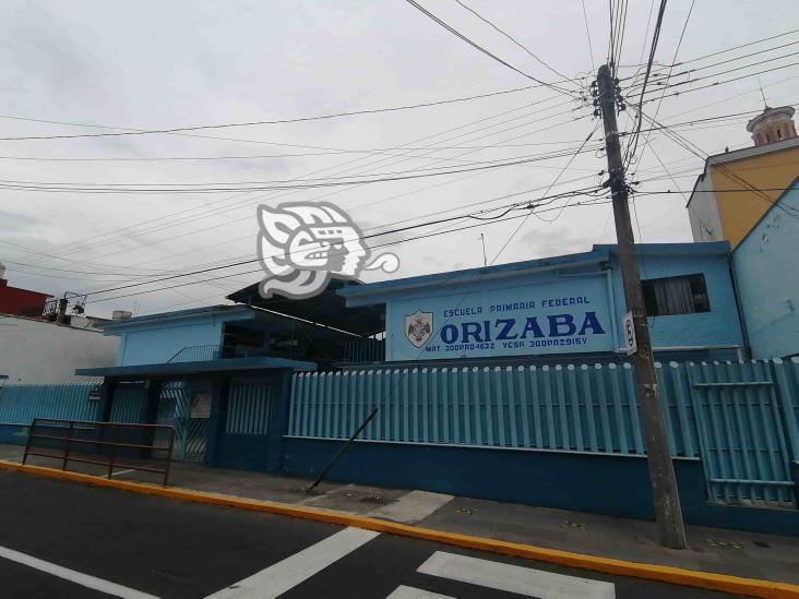 En primaria Orizaba, cuota obligatoria para reinscripción, denuncian