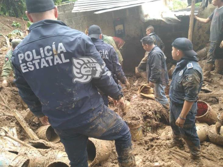 Rescatan a 3 personas vivas; localizan cuerpos de 7 fallecidos en Xalapa, por Grace