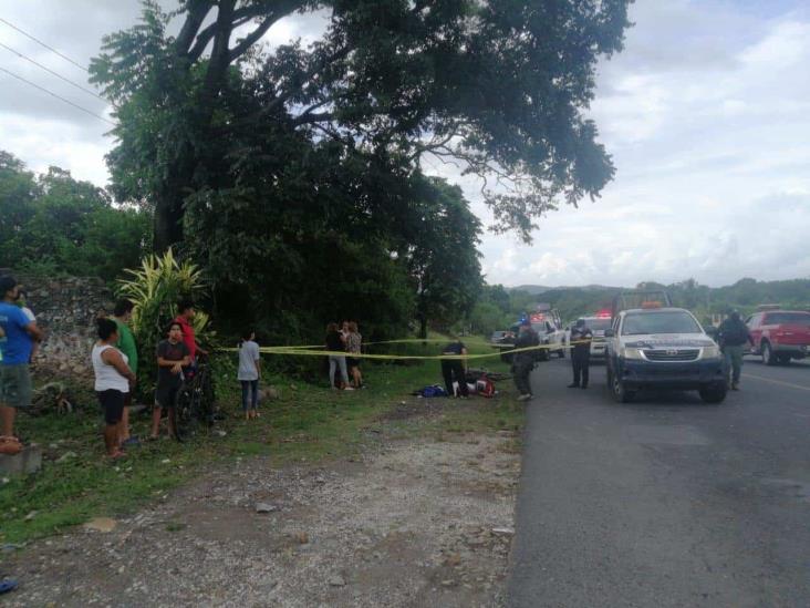 Muere hombre tras ser atropellado en su motocicleta, en Cuitláhuac