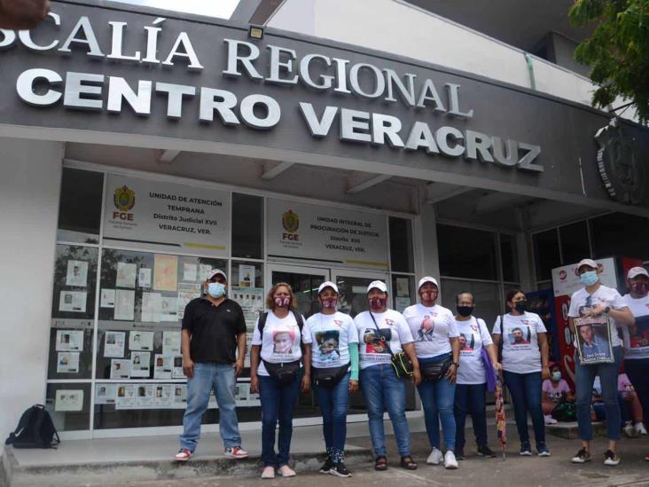 Madres de desaparecidos se manifiestan afuera de la Fiscalía Regional