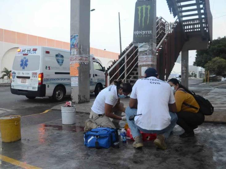 Anciano se golpea la cabeza tras resbalarse en puente de Boca del Río