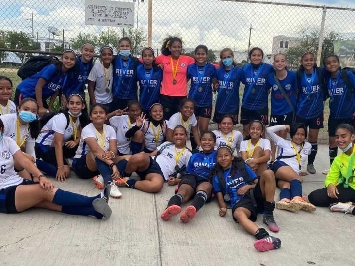 Alistan nuevas metas en el fútbol femenil