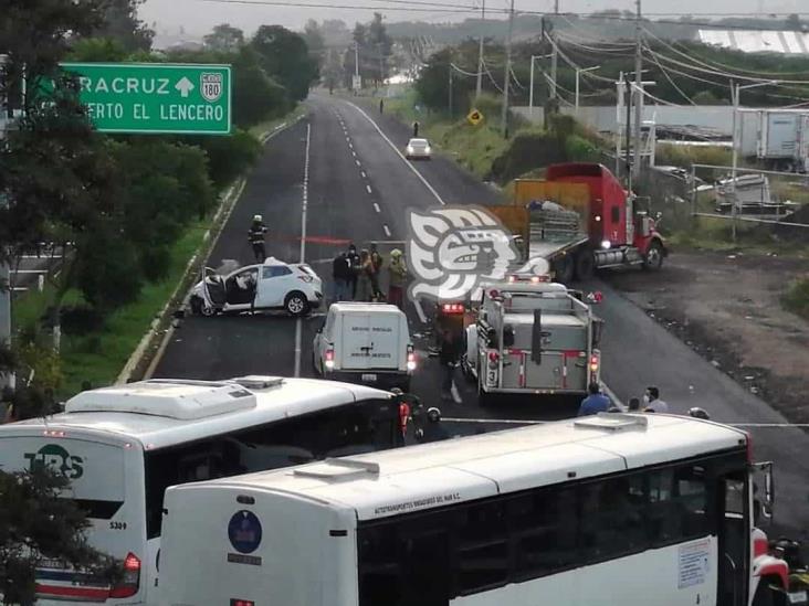 Fuerte accidente frente al batallón de El Lencero; una mujer fallecida