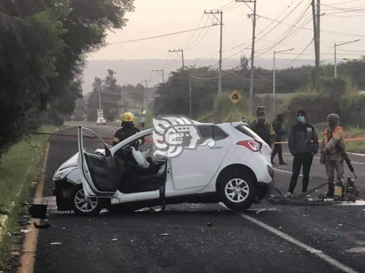 Fuerte accidente frente al batallón de El Lencero; una mujer fallecida