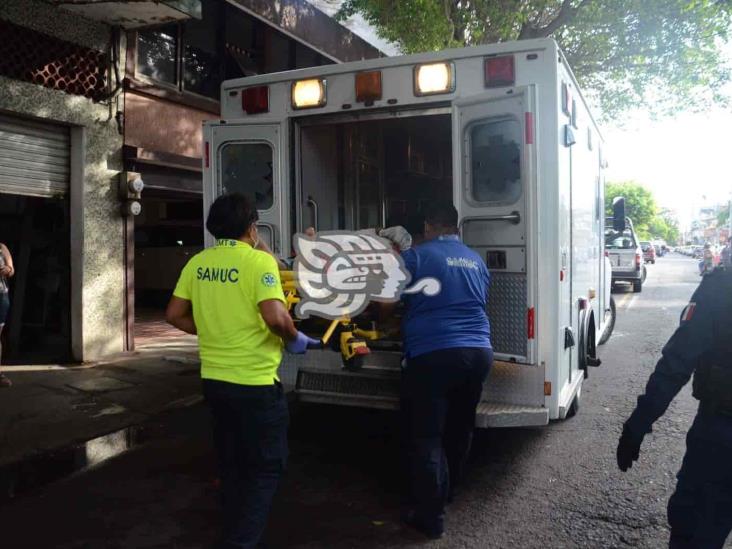 Obrero cae de techo tras realizar labores de mantenimiento en edificio de Veracruz