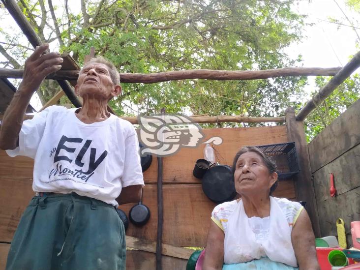 ‘Nos arrancó todo’; Flora y Juan vivieron el paso de ‘Grace’ en Coatzintla