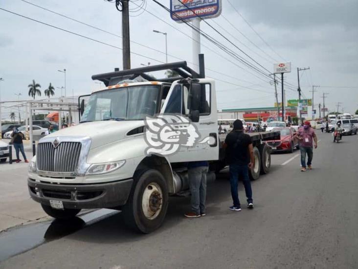 Motociclista es aplastado por camión de carga en Zona Industrial de Veracruz