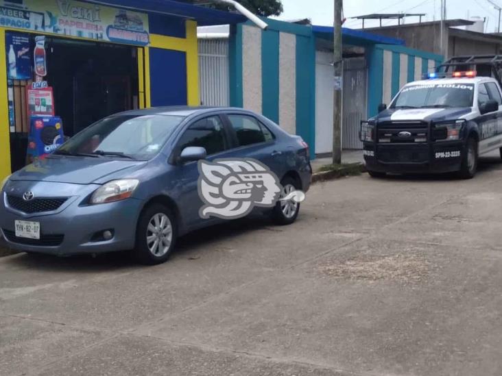 Localizan en Cosolea, vehículo de mujer desaparecida en Coatzacoalcos