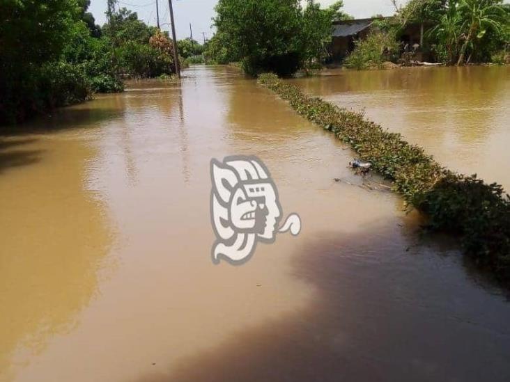 Contingencia en comunidades por creciente del río Coatzacoalcos