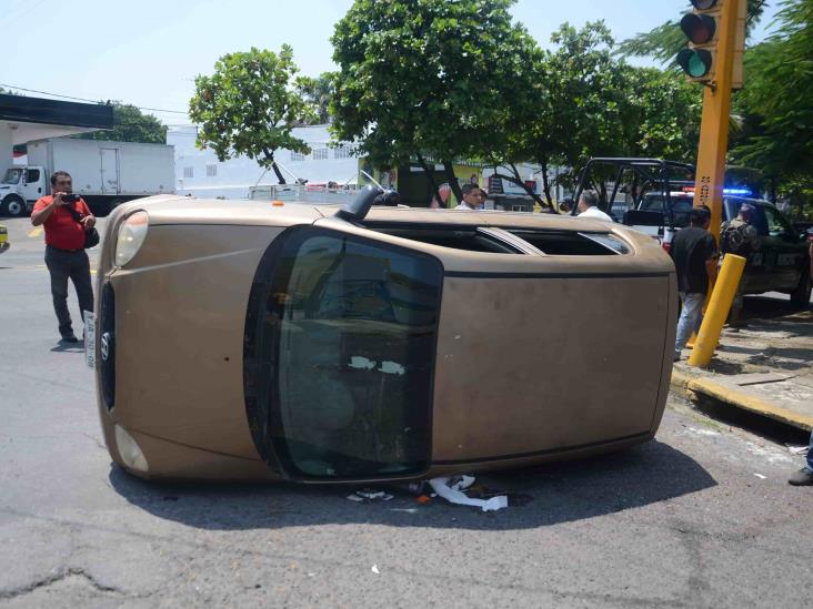 Se registra accidente entre dos unidades particulares en Veracruz