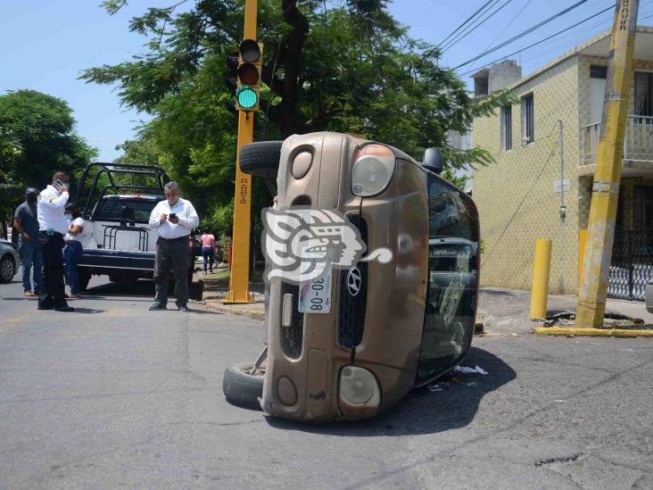 Se registra accidente entre dos unidades particulares en Veracruz