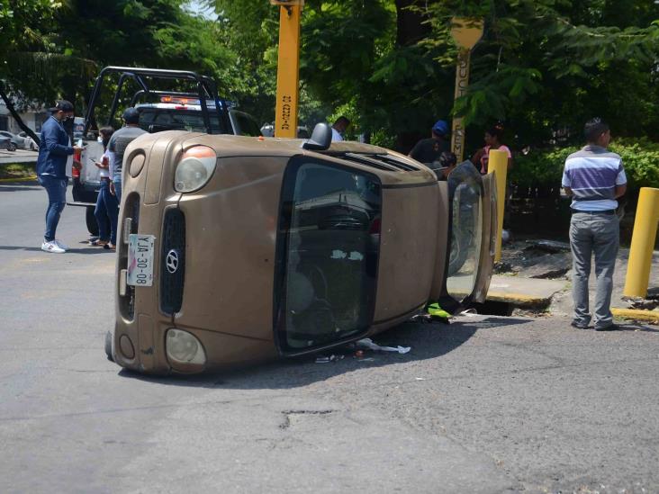 Se registra accidente entre dos unidades particulares en Veracruz