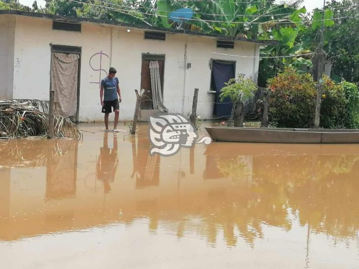 Contingencia en comunidades por creciente del río Coatzacoalcos