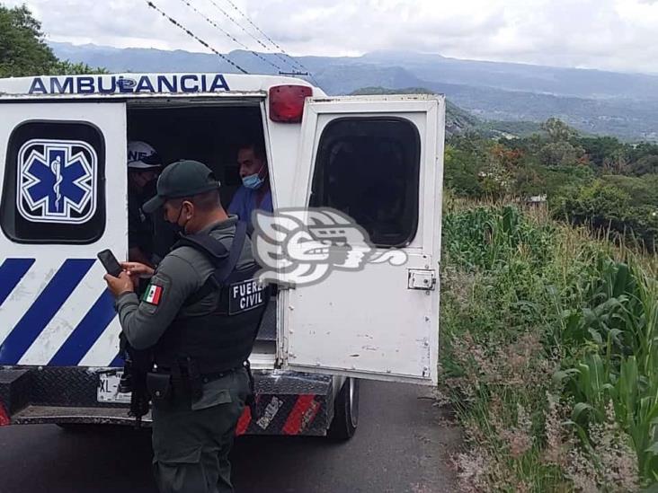 Vuelca camión en las curvas de la 6 de Enero, en Xalapa