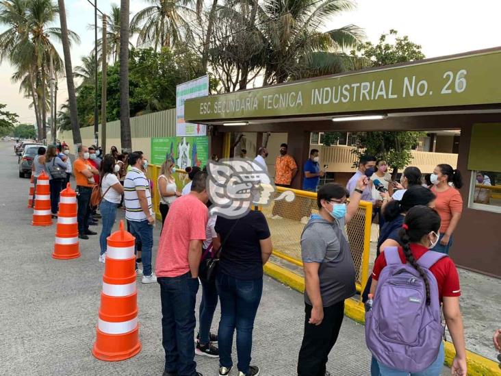 Con sana distancia, inician clases presenciales en Veracruz