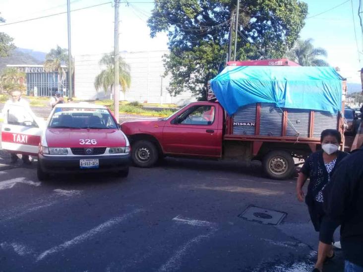 Accidente en Orizaba deja a una mujer lesionada y moviliza a cuerpos de rescate