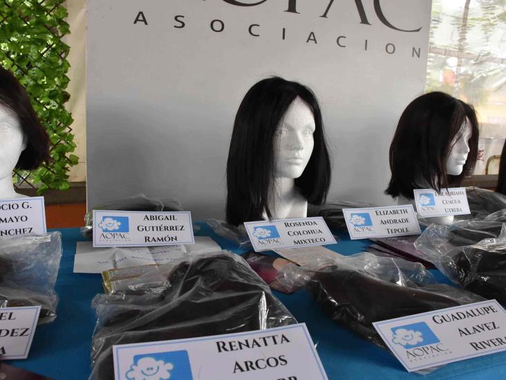 Entregan pelucas oncológicas a niños con cáncer en Orizaba
