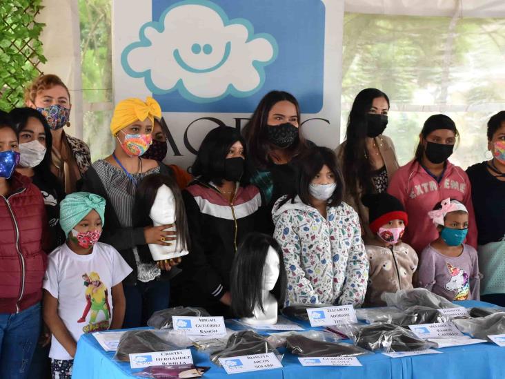 Entregan pelucas oncológicas a niños con cáncer en Orizaba