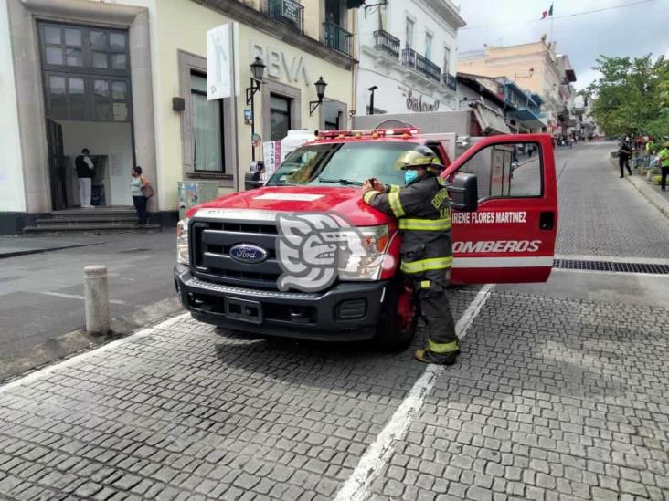 Alarma por humo en edificio de Xalapa; estaban fumigando