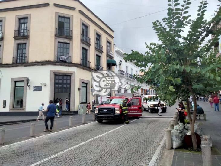 Alarma por humo en edificio de Xalapa; estaban fumigando