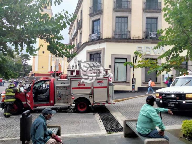 Alarma por humo en edificio de Xalapa; estaban fumigando