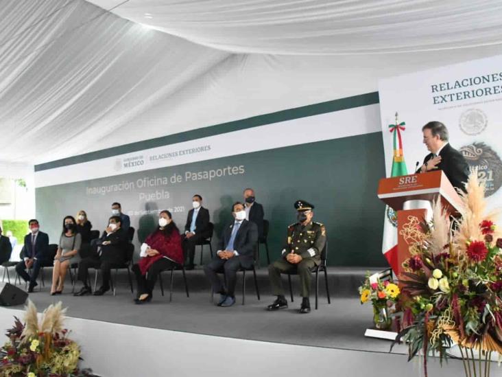 Marcelo Ebrad inaugura oficinas de pasaporte en Puebla