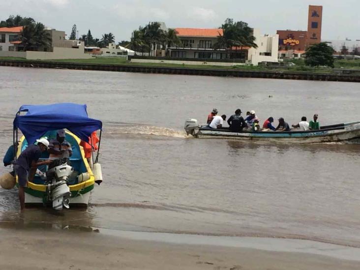 Pandemia mantiene en crisis a lancheros de Boca del Río