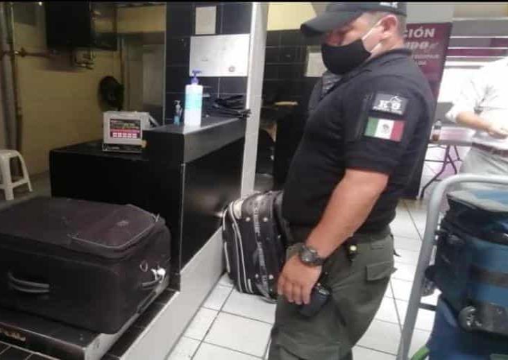 Decomisa SSP seis maletas con enervantes en la Central de Autobuses de Xalapa