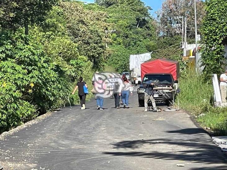 Pobladores bloquean carretera Xalapa-El Castillo; exigen reparación de puente