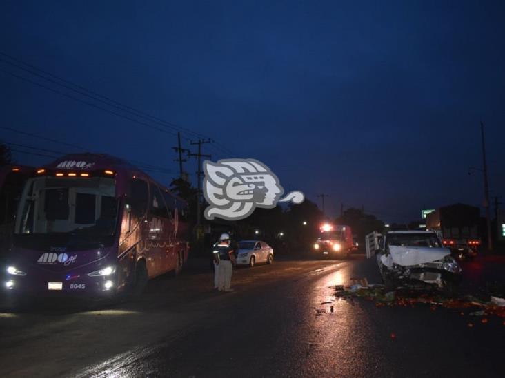 Comerciantes heridos tras choque sobre la Transístmica, en Soconusco 