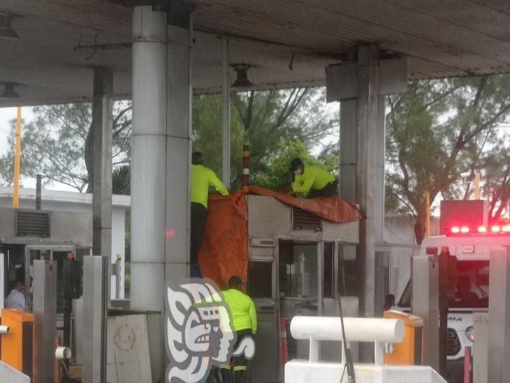 Deteriorada luce la caseta de cobro del puente Coatzacoalcos I