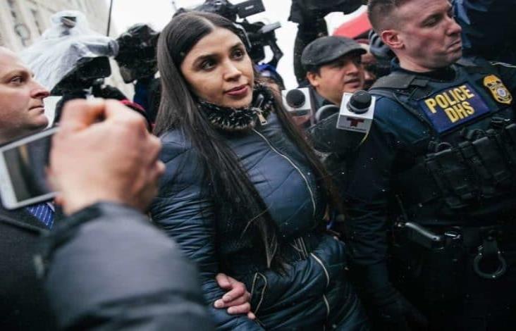 Pospone juez sentencia a esposa de ‘El Chapo’