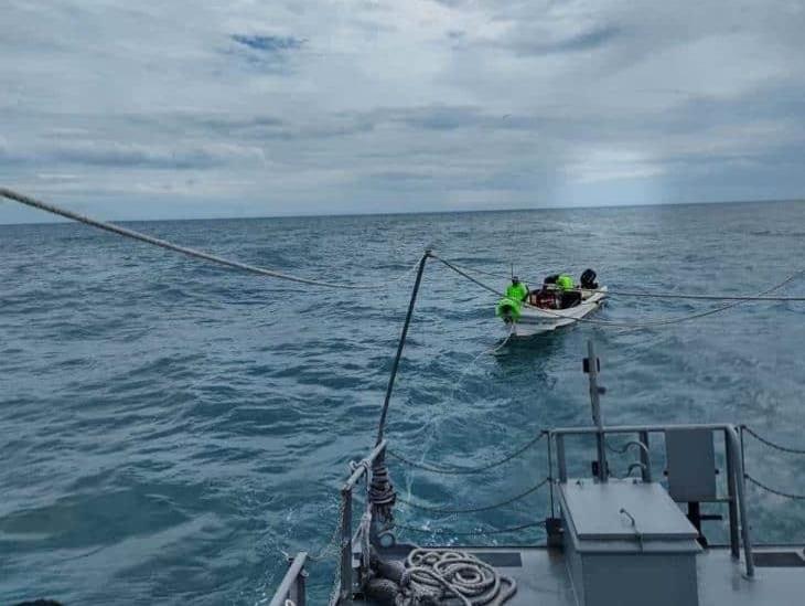 Rescatan a tres pescadores extraviados en Cazones