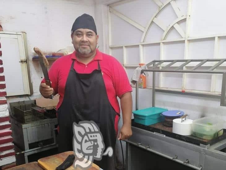 Norberto emprende con la tradicional salchicha alemana