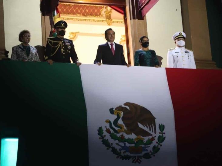 ‘Vivan los héroes que nos dieron patria’; Cuitláhuac da su  3er grito de Independencia