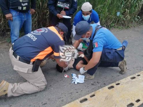 Albañil herido tras ser arrollado sobre la Transístmica en Acayucan
