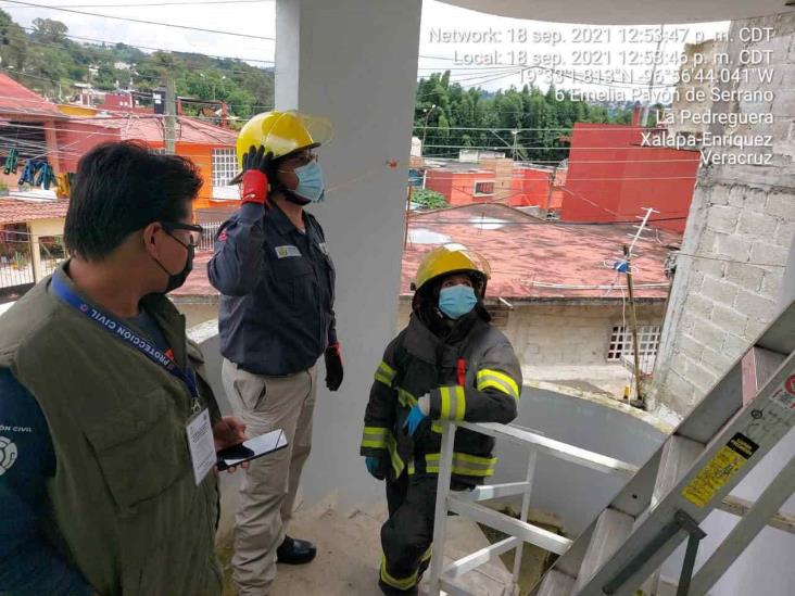 Albañil resulta lesionado tras sufrir una caída durante una obra en Xalapa